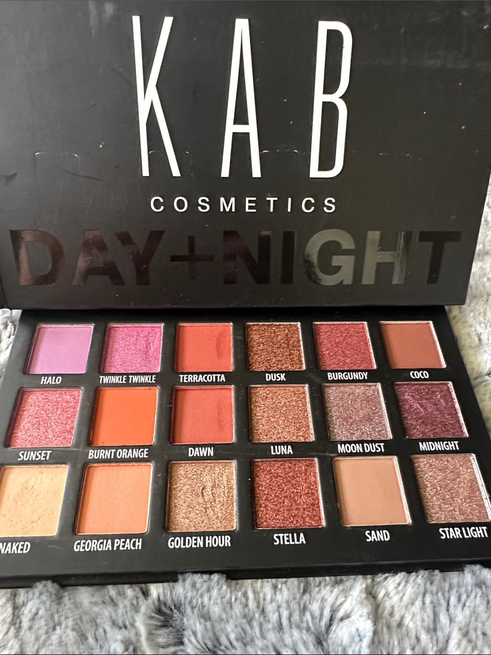 NIB - KAB Cosmetics ‘Day + Night’ Eyeshadow Palette